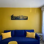 De L'eve: Beachside Family Retreat With Private Parking *